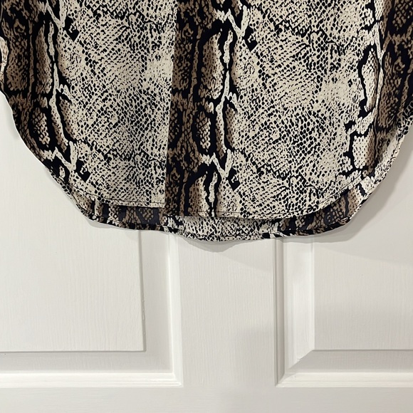 Karlie Snakeskin Flowy Top - Picture 7 of 9